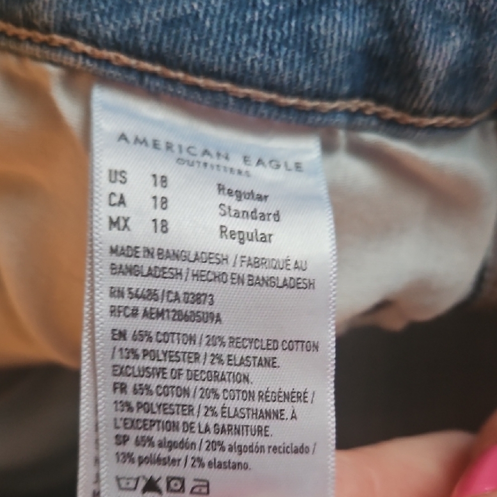 American Eagle Outfitters Light Blue Cropped Jeans - Picture 3 of 3